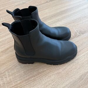 Marc Fisher Black Leather Footwear